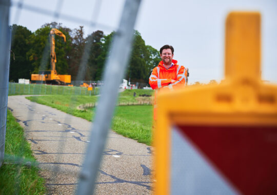 Mark op de sterke lekdijk