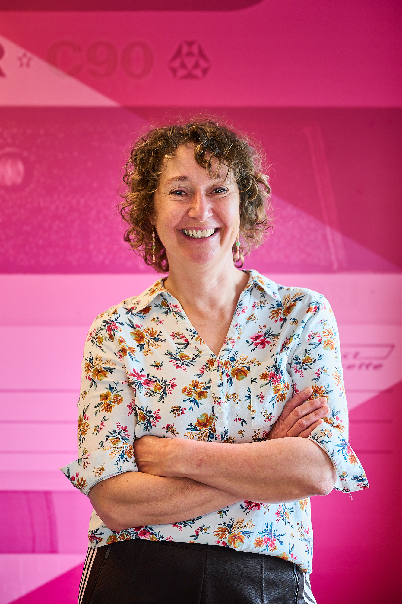 Veronique, adviseur Tender, Lachend naar de camera