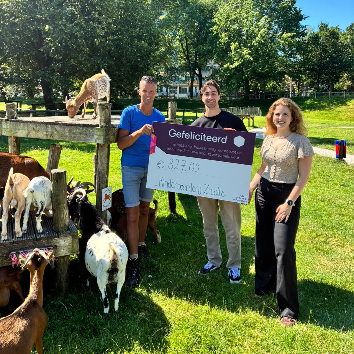 Stappenchallenge dutch process innovators - 3 mensen poseren met cheque